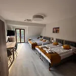招待所 Sun & Wine 波别罗沃