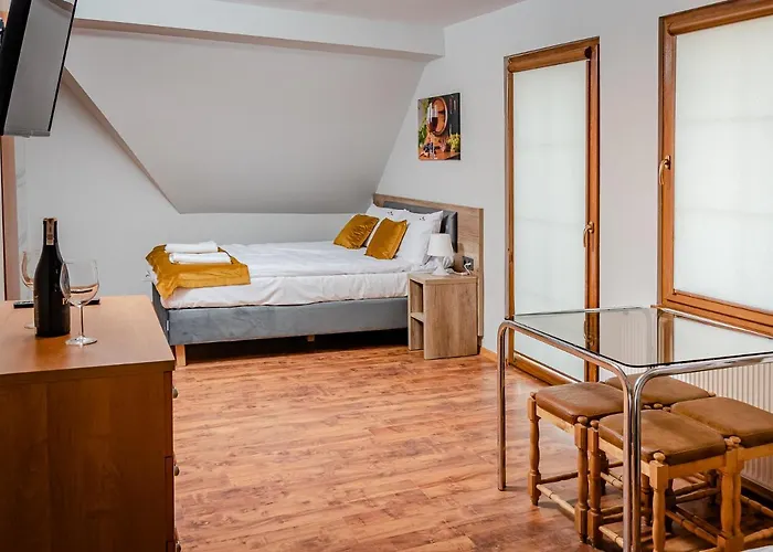 Sun & Wine 招待所 波别罗沃